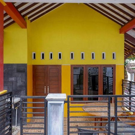 Hostel Koolkost Syariah Near Malioboro Area Yogyakarta Exterior foto