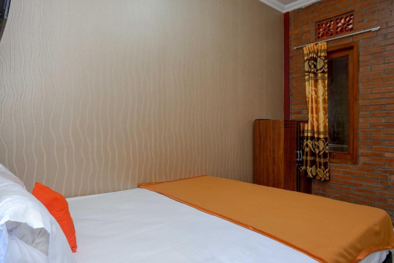 Hostel Koolkost Syariah Near Malioboro Area Yogyakarta Exterior foto
