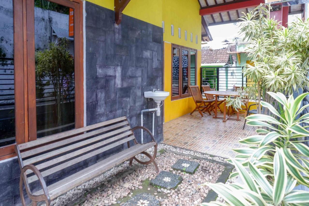 Hostel Koolkost Syariah Near Malioboro Area Yogyakarta Exterior foto