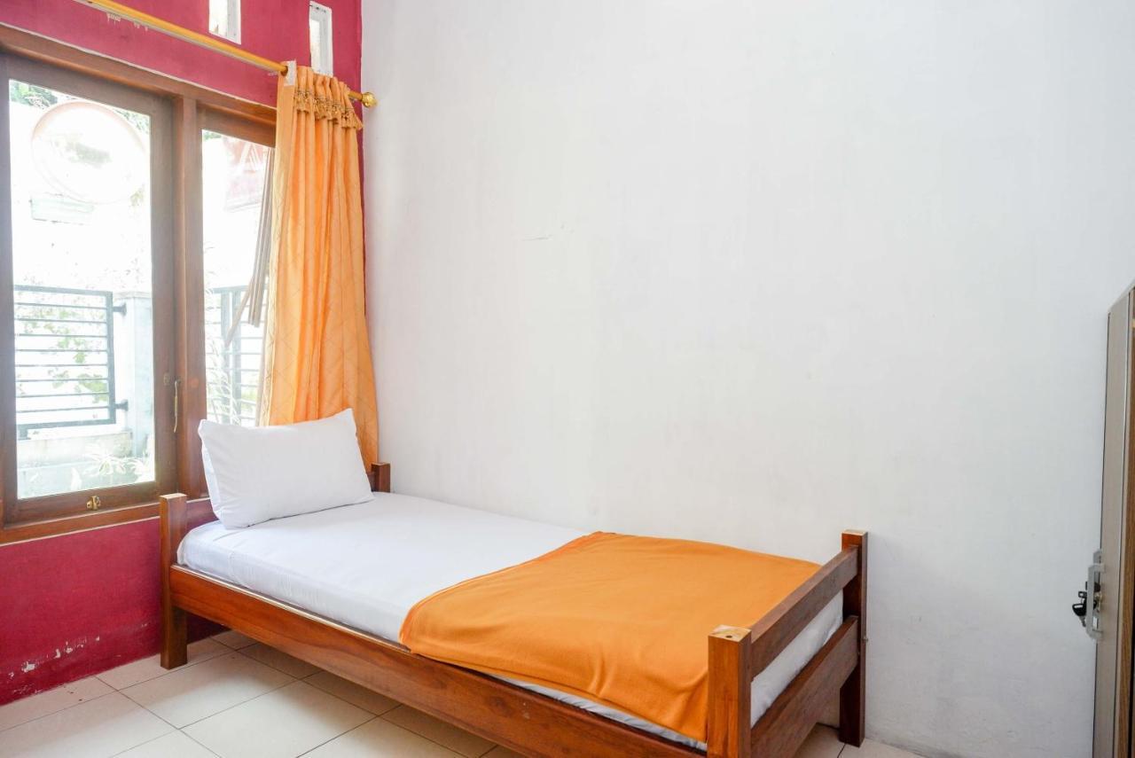 Hostel Koolkost Syariah Near Malioboro Area Yogyakarta Exterior foto