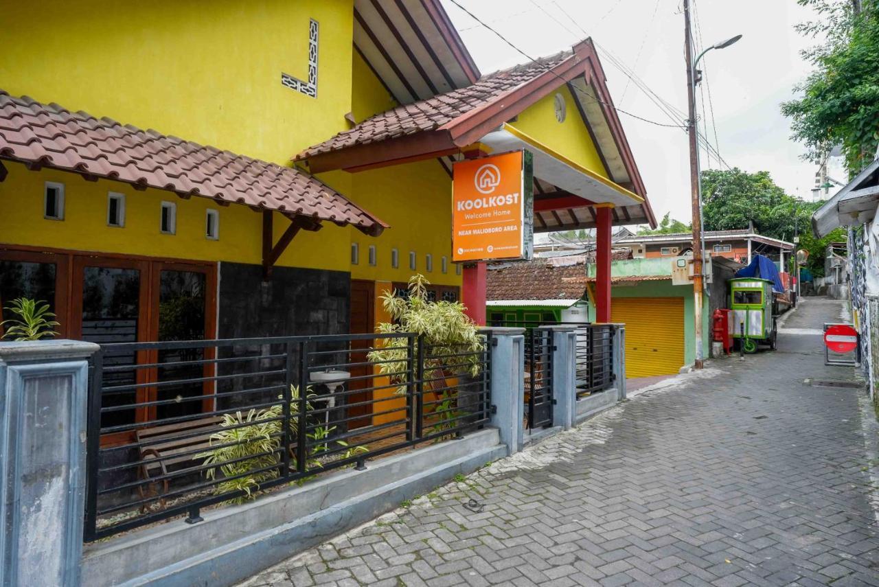 Hostel Koolkost Syariah Near Malioboro Area Yogyakarta Exterior foto