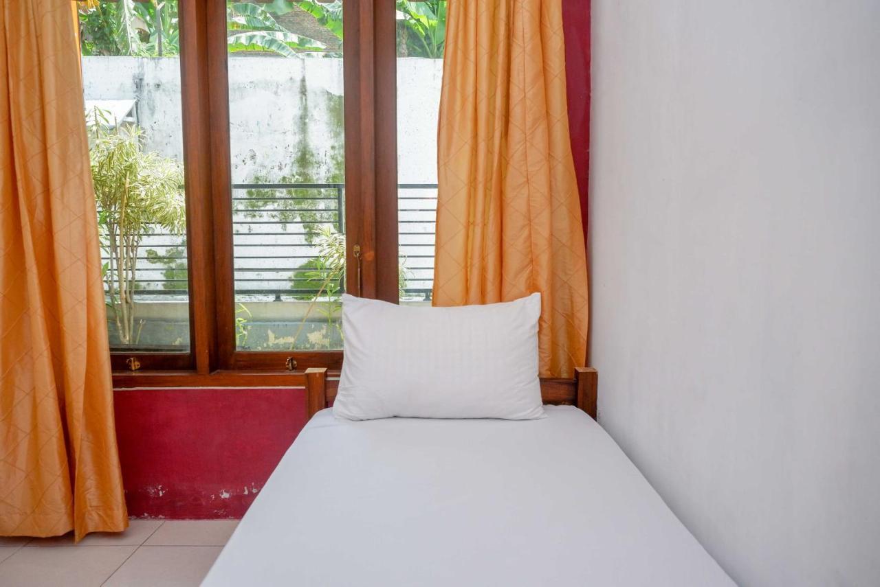 Hostel Koolkost Syariah Near Malioboro Area Yogyakarta Exterior foto