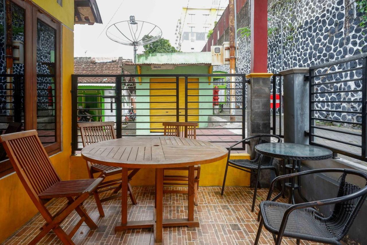 Hostel Koolkost Syariah Near Malioboro Area Yogyakarta Exterior foto