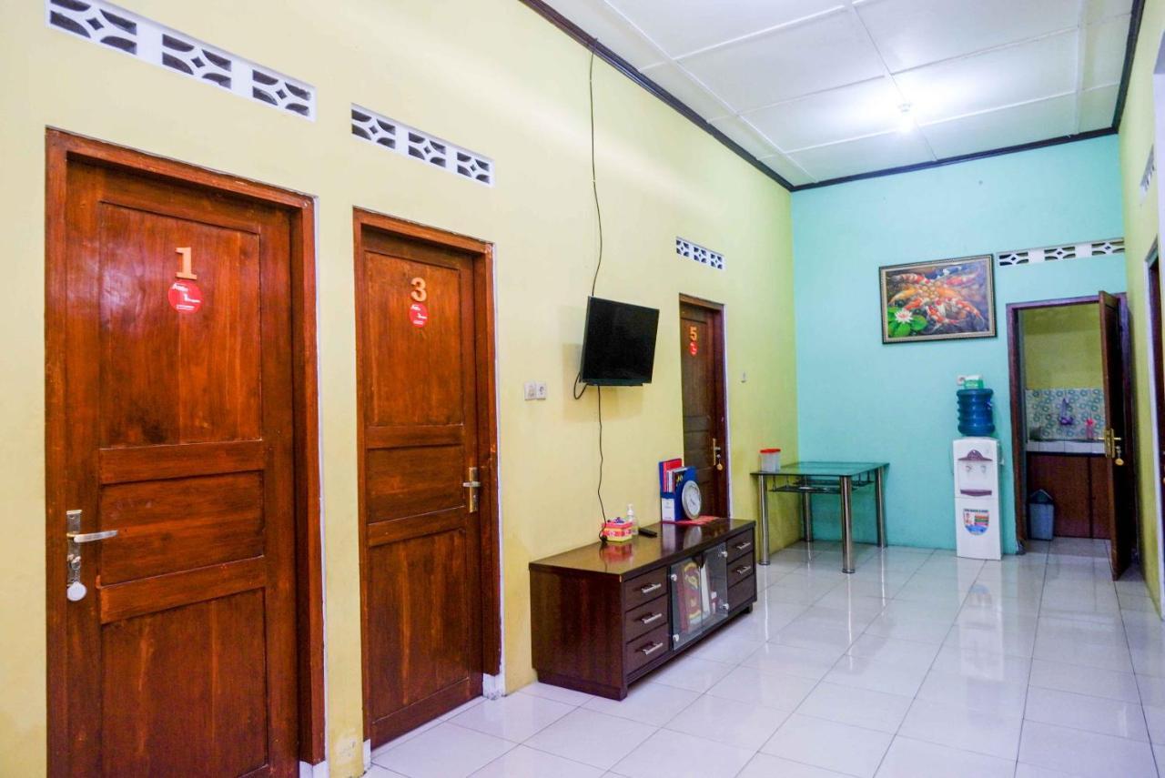 Hostel Koolkost Syariah Near Malioboro Area Yogyakarta Exterior foto