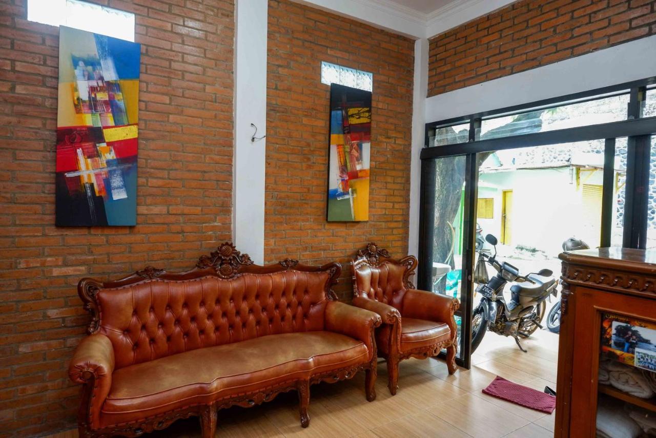 Hostel Koolkost Syariah Near Malioboro Area Yogyakarta Exterior foto